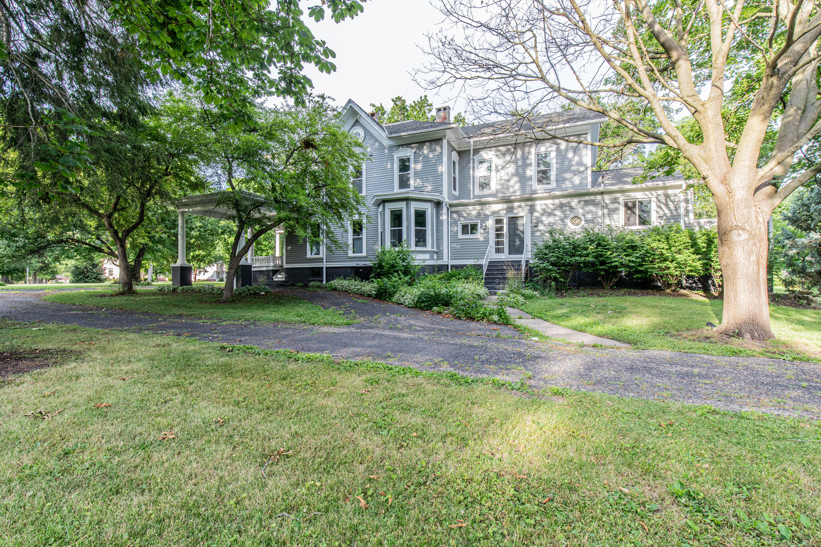 612 E Peru Street, Princeton, IL 61356