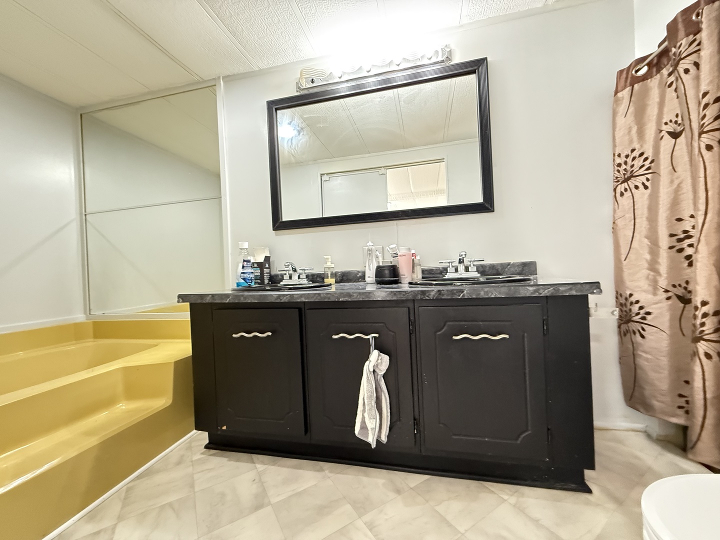 33 Brushwood Drive, Matteson, IL 60443