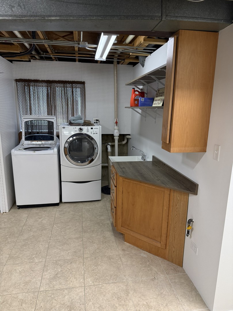 473 S Edgewood Avenue, Wood Dale, IL 60191