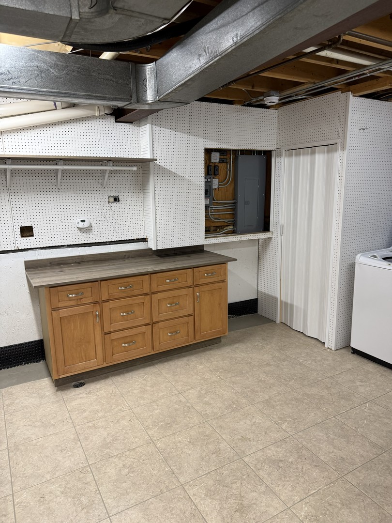 473 S Edgewood Avenue, Wood Dale, IL 60191