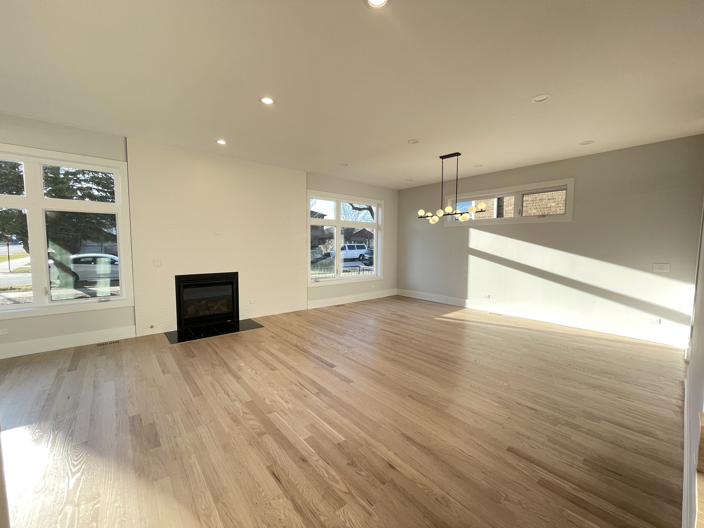 7301 N Oriole Avenue, Chicago, IL 60631