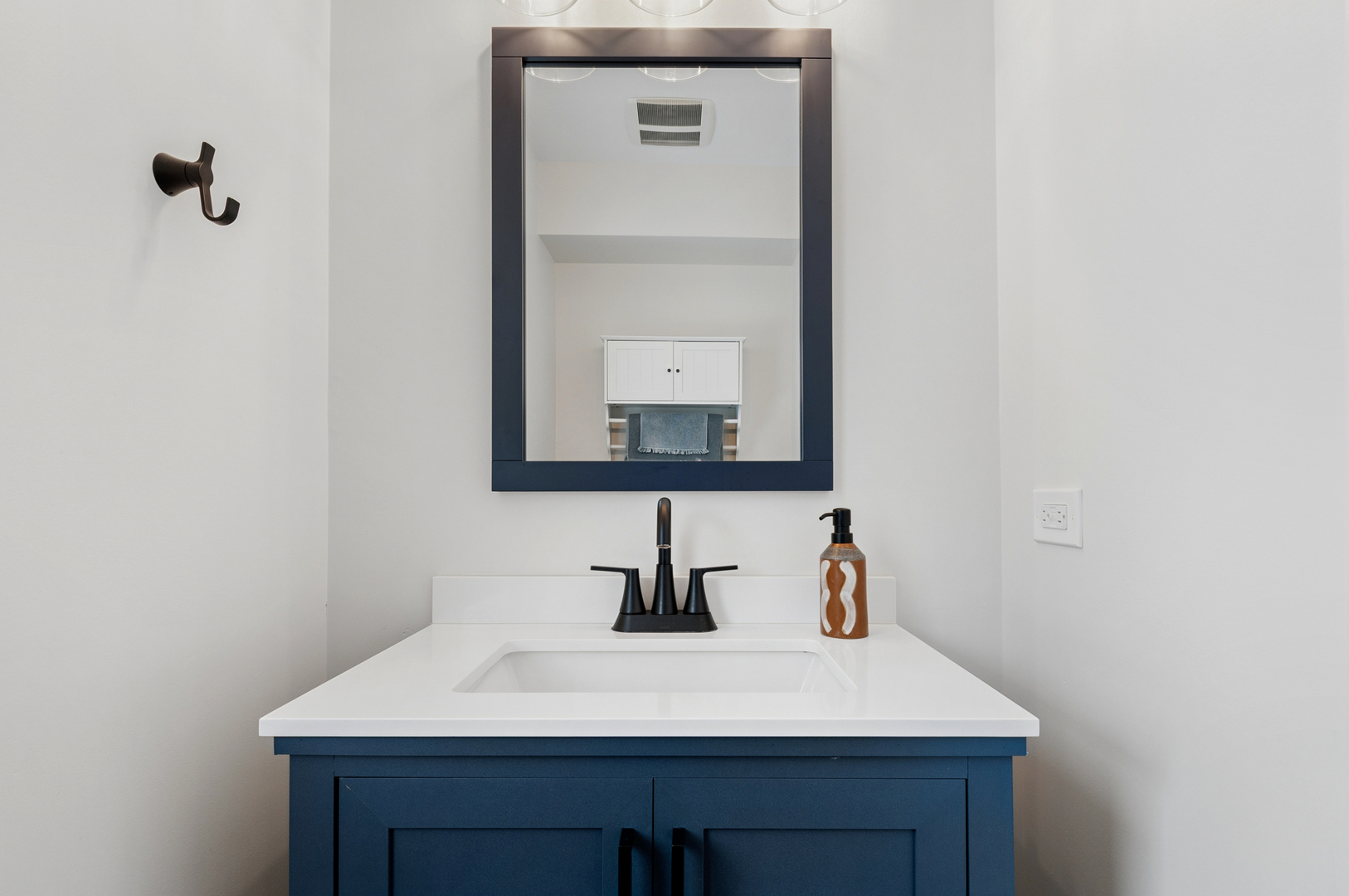 2504 Sun Valley Road, Lisle, IL 60532