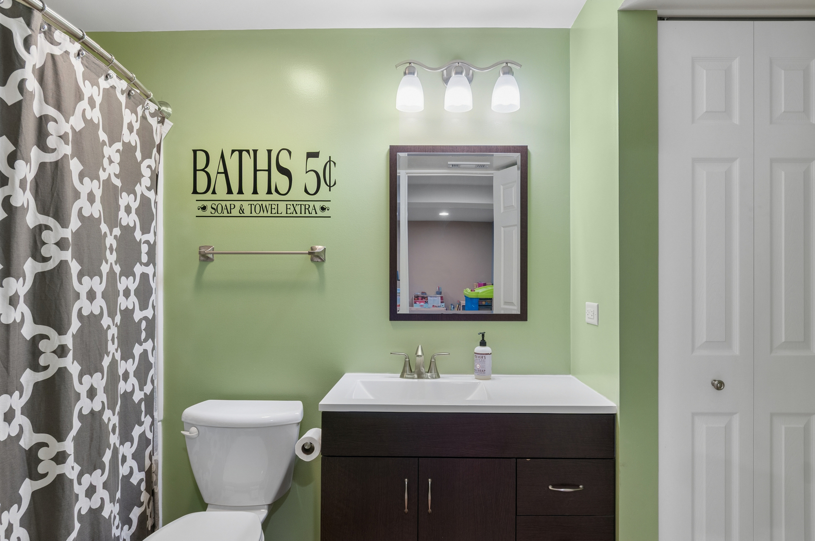 2504 Sun Valley Road, Lisle, IL 60532