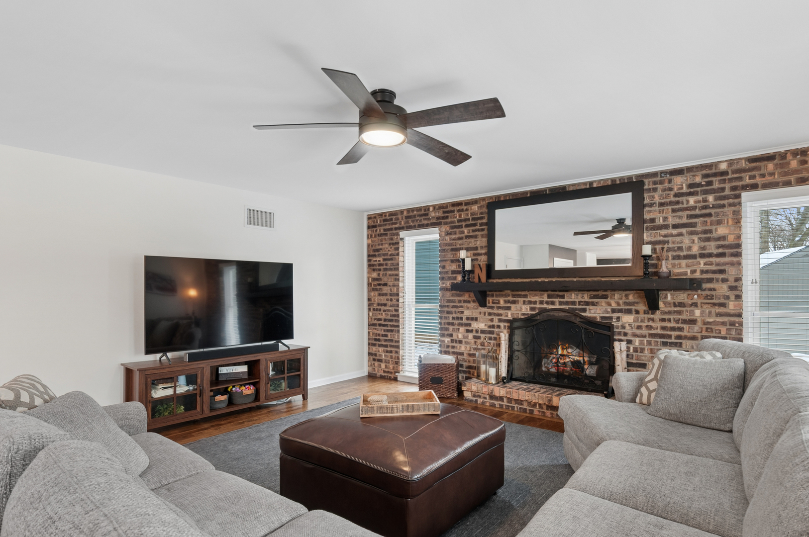 2504 Sun Valley Road, Lisle, IL 60532