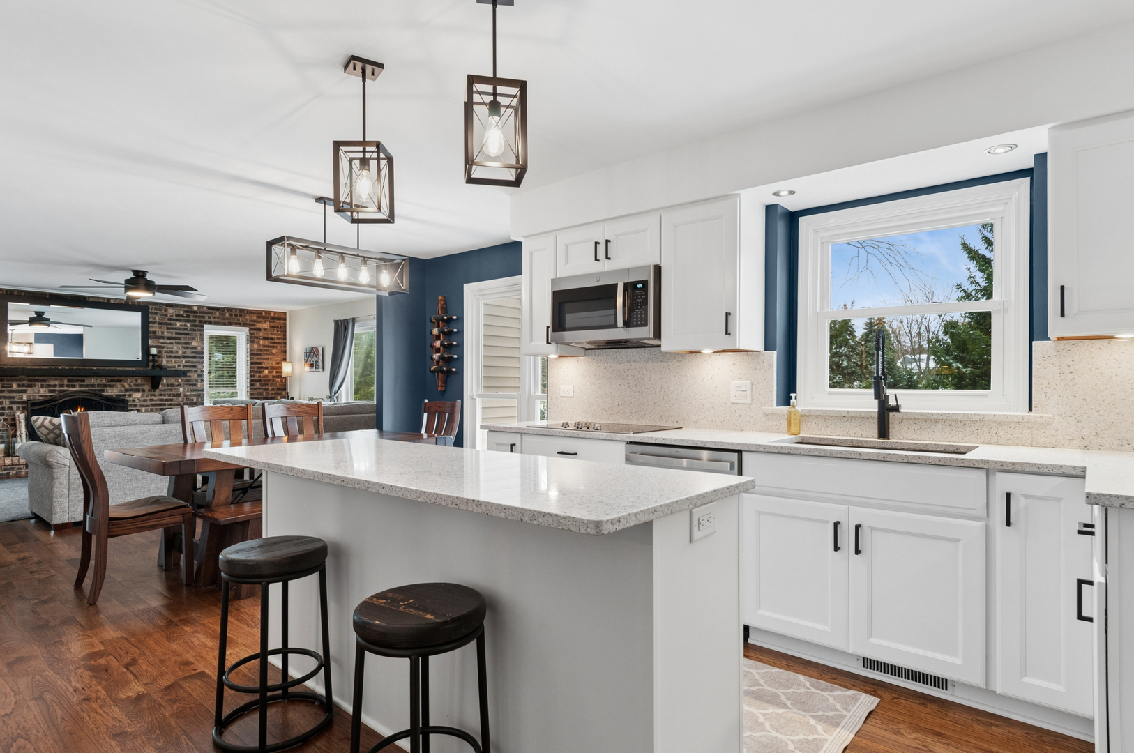 2504 Sun Valley Road, Lisle, IL 60532