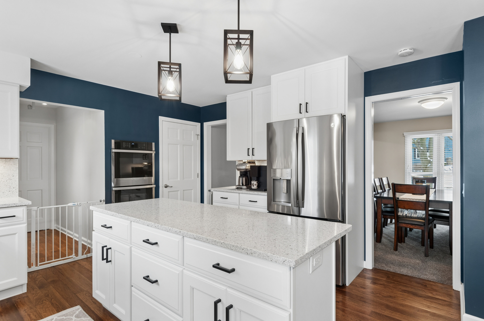 2504 Sun Valley Road, Lisle, IL 60532