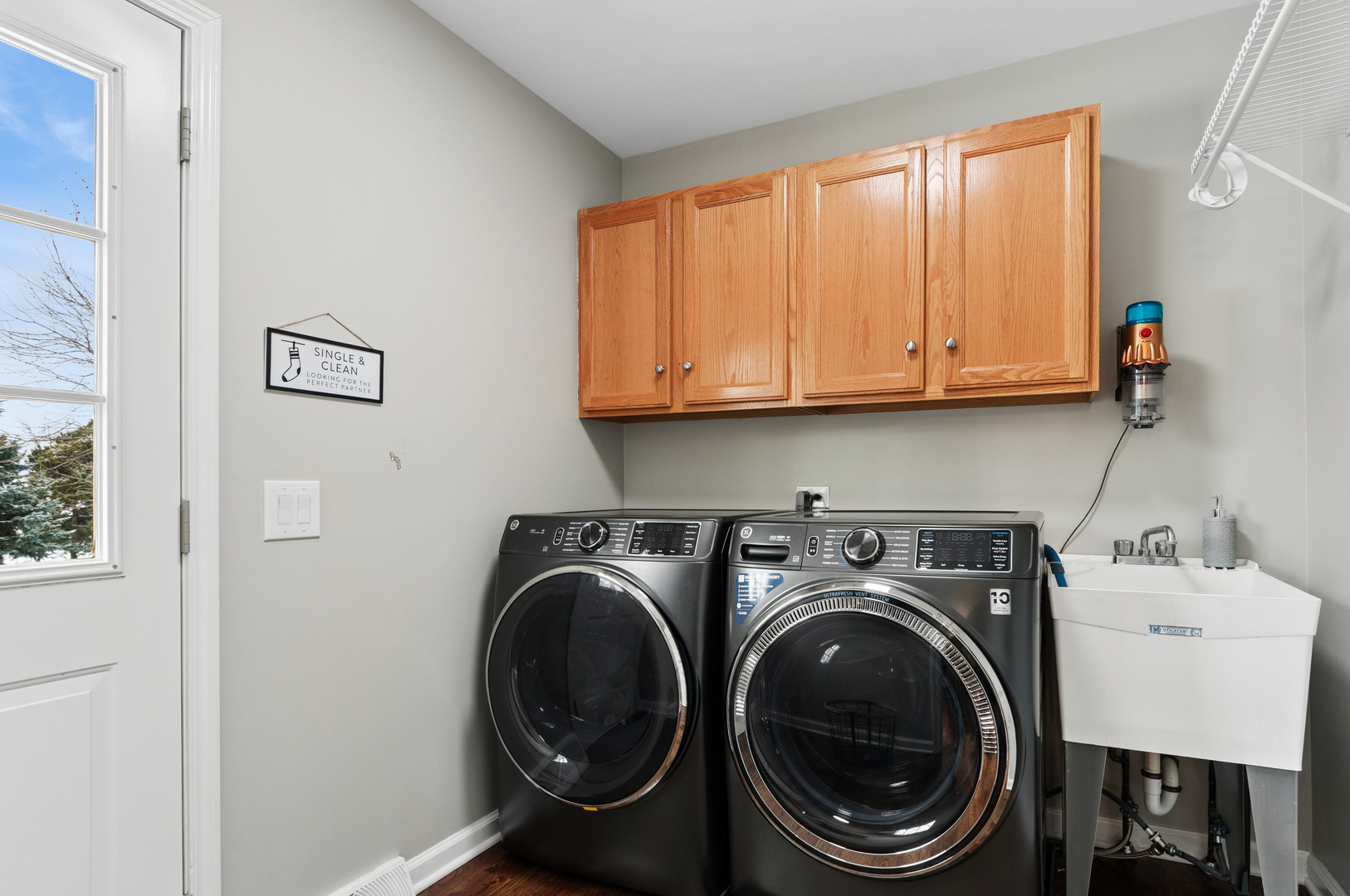 2504 Sun Valley Road, Lisle, IL 60532