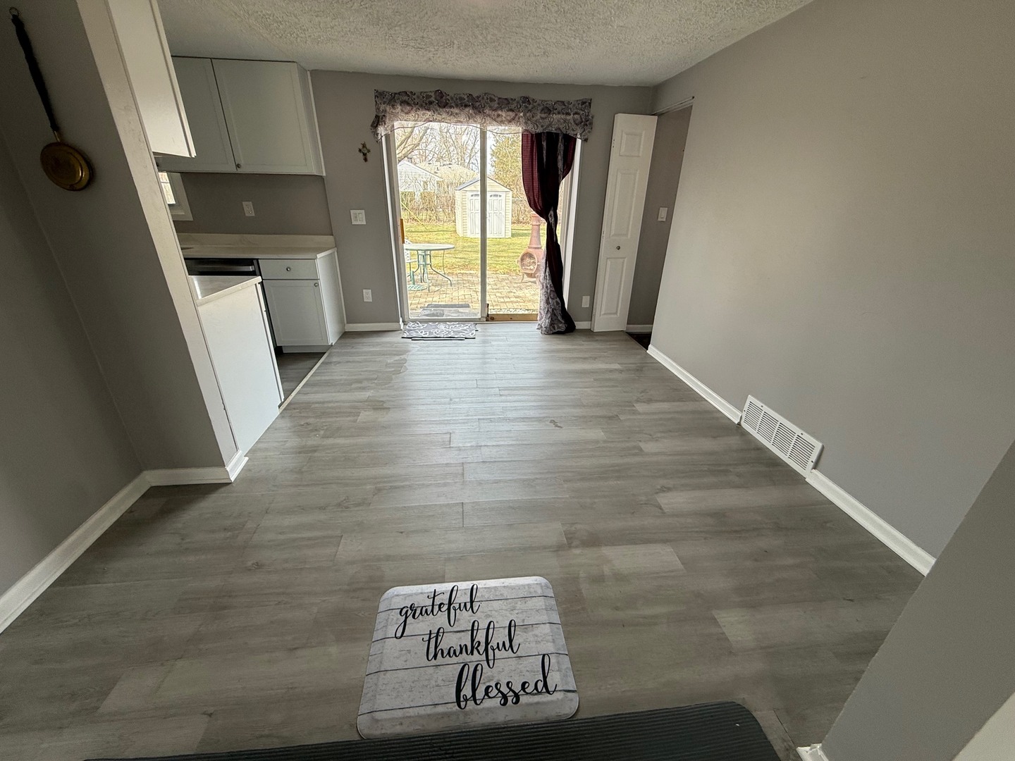 714 Landon Avenue, Winthrop Harbor, IL 60096