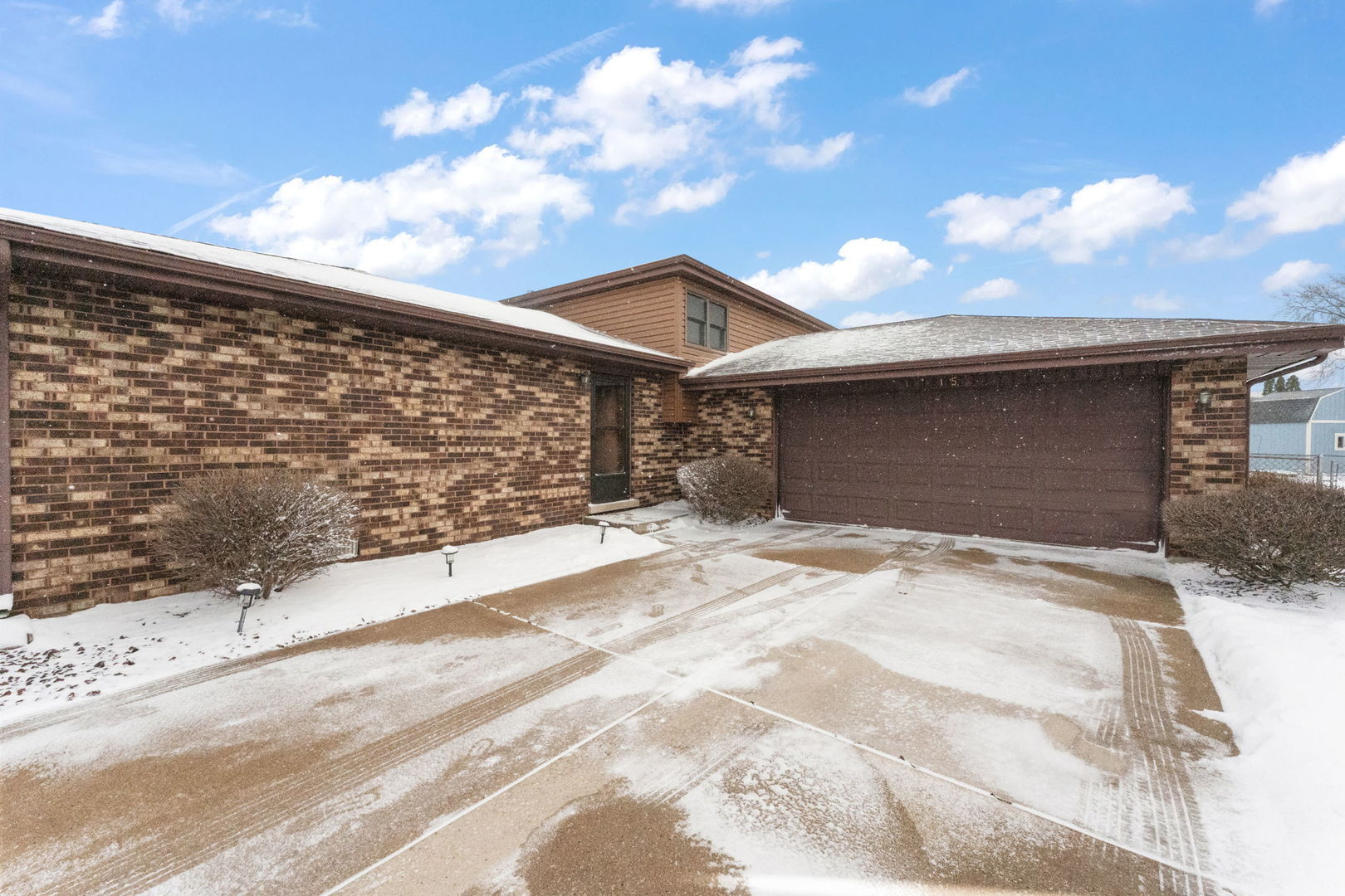 16615 Blossom Lane, Tinley Park, IL 60487