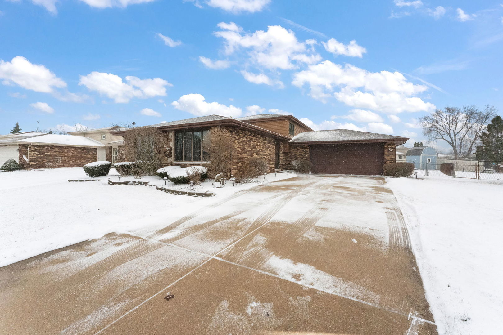 16615 Blossom Lane, Tinley Park, IL 60487