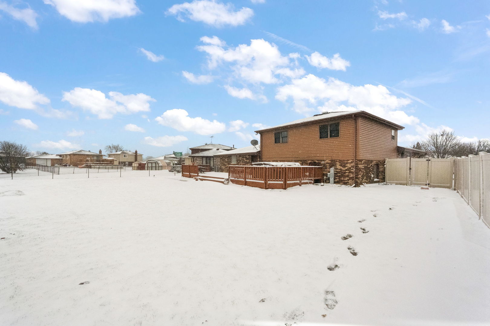 16615 Blossom Lane, Tinley Park, IL 60487