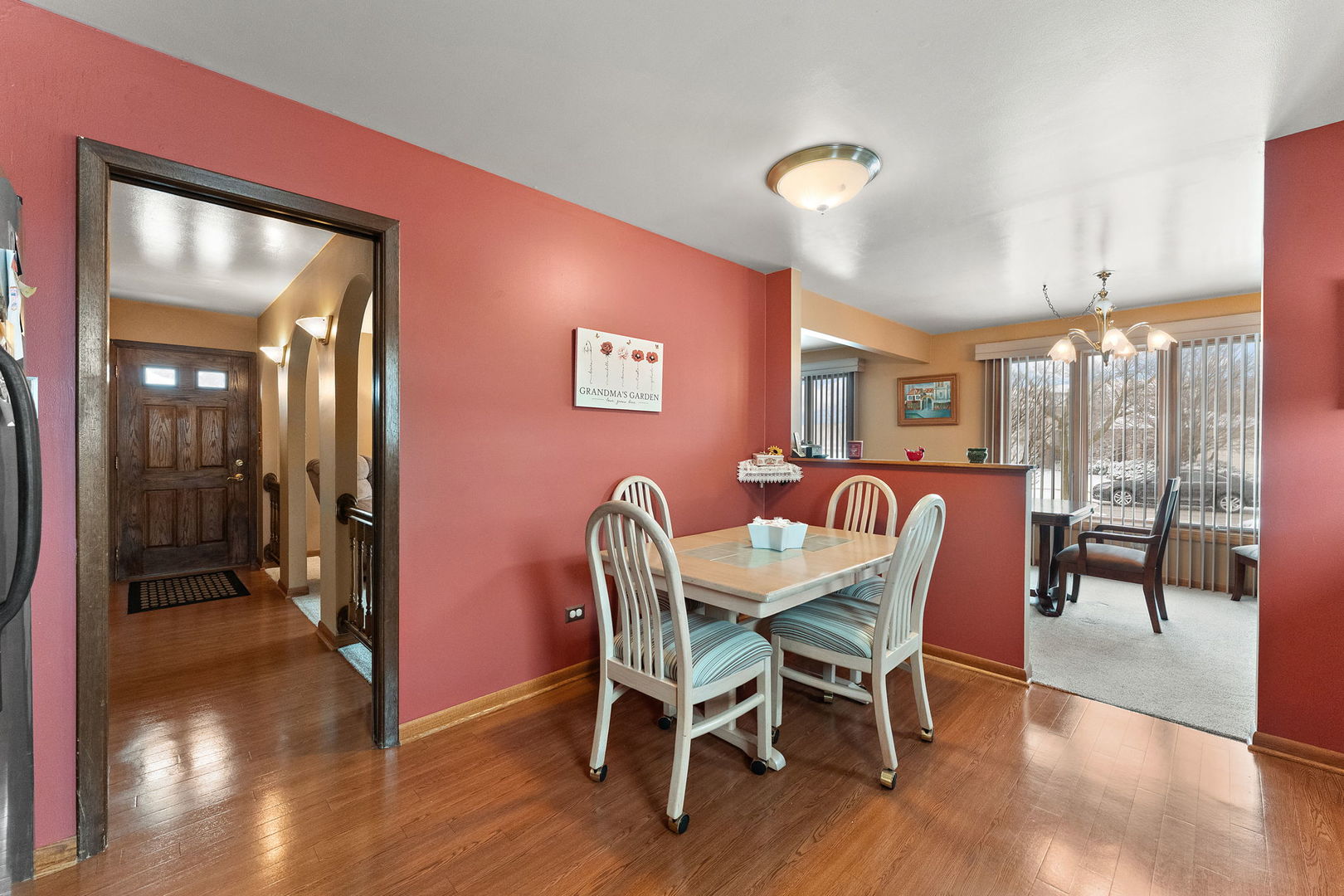 16615 Blossom Lane, Tinley Park, IL 60487