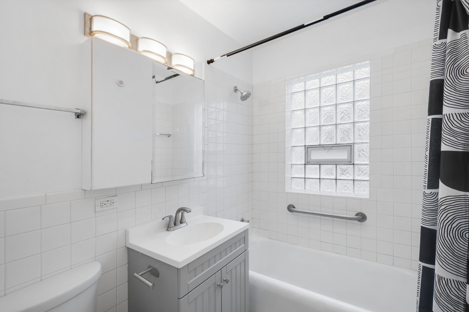 8533 S Oglesby Avenue #2, Chicago, IL 60617