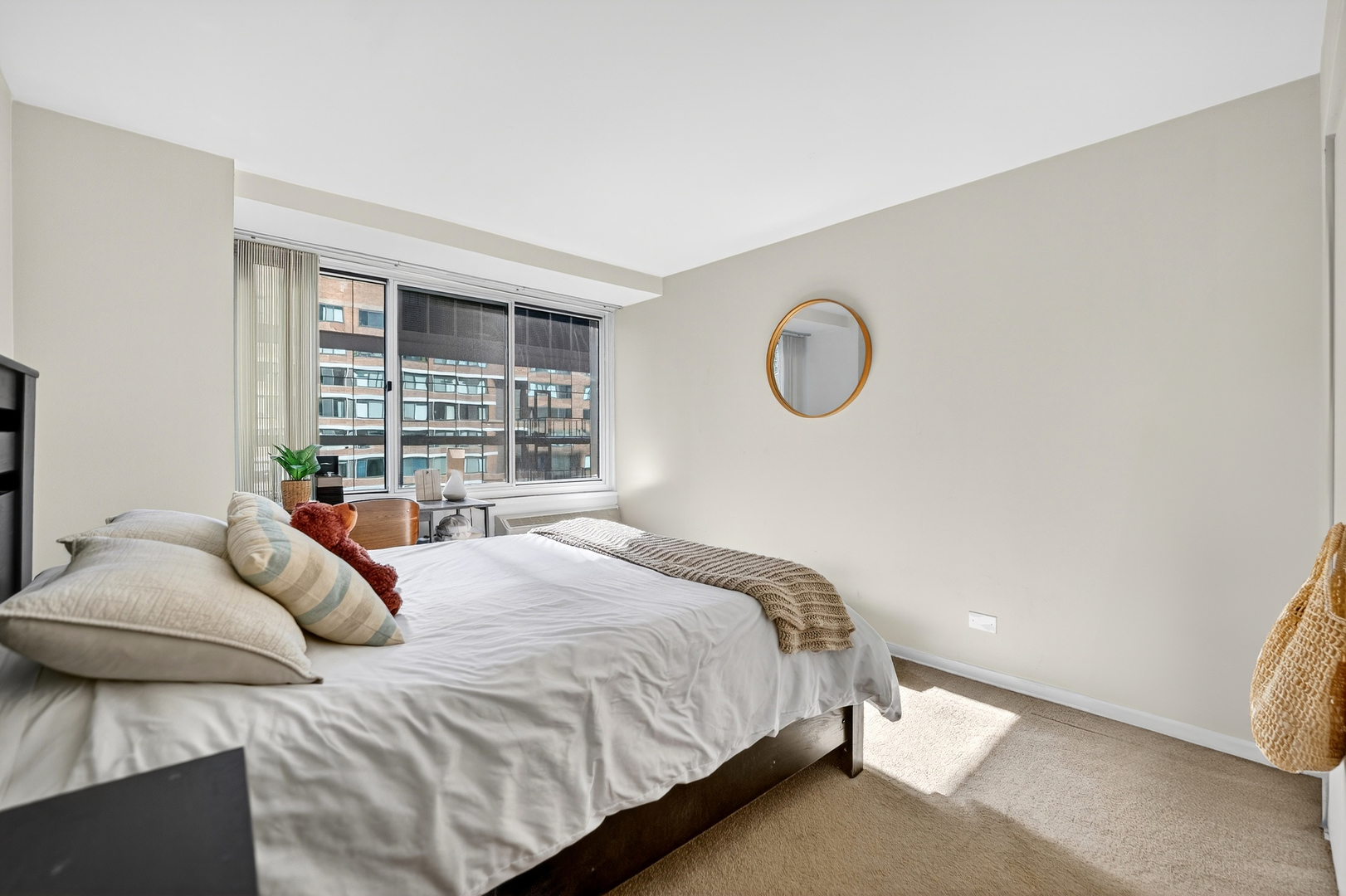 211 E ohio Street #2514, Chicago, IL 60611