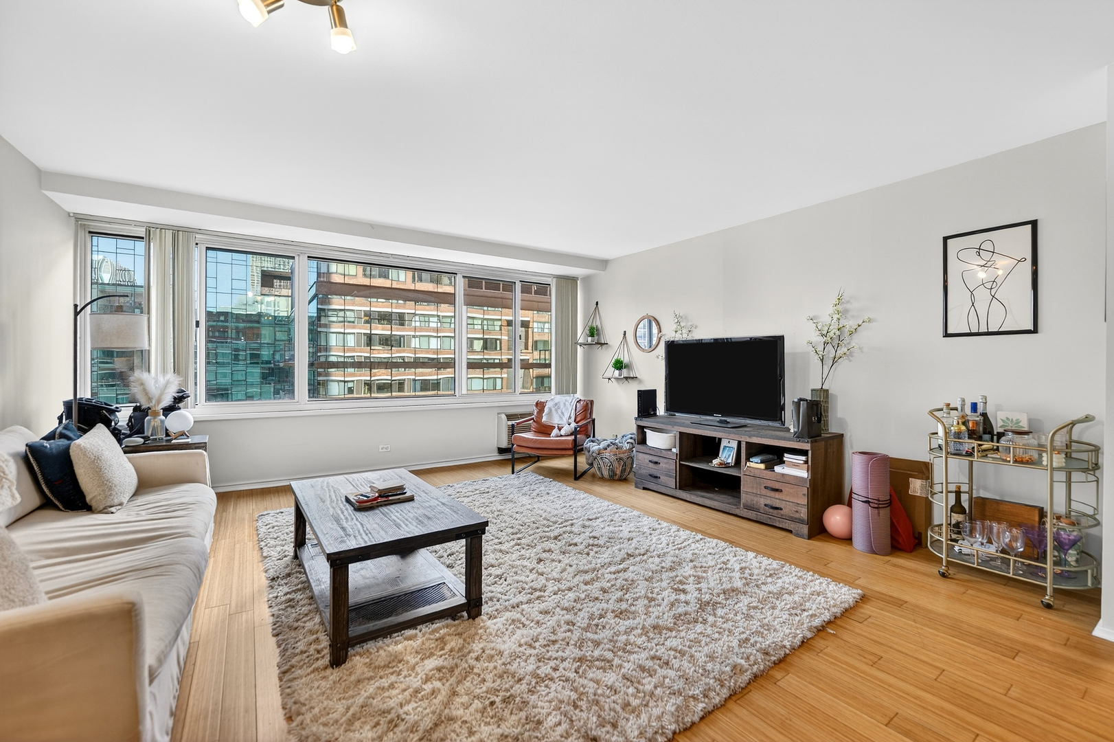 211 E ohio Street #2514, Chicago, IL 60611