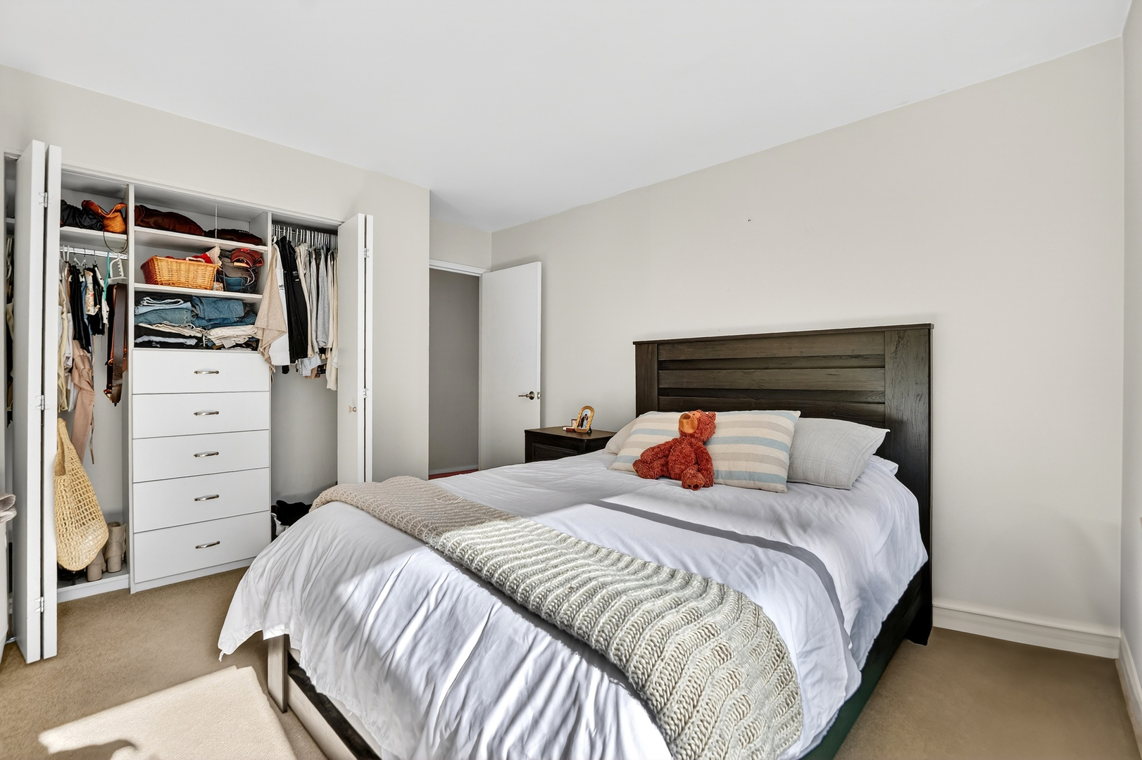 211 E ohio Street #2514, Chicago, IL 60611