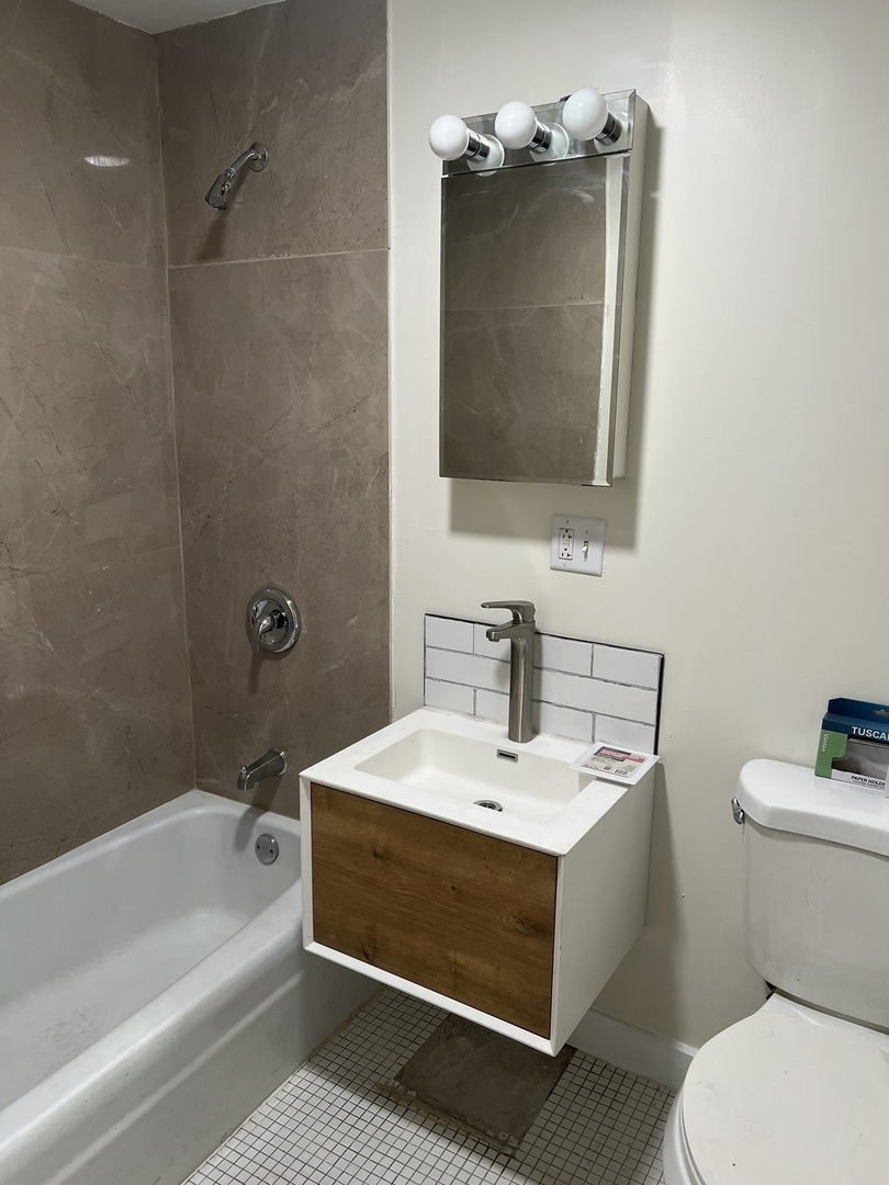 737 N CENTRAL Avenue #108, Chicago, IL 60644