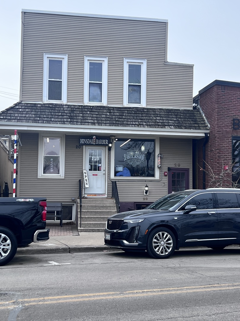 20 W Hinsdale Avenue #1, Hinsdale, IL 60521