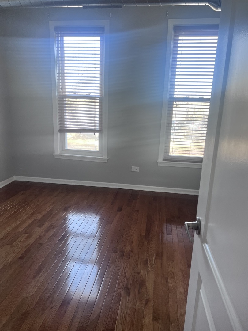 20 W Hinsdale Avenue #1, Hinsdale, IL 60521