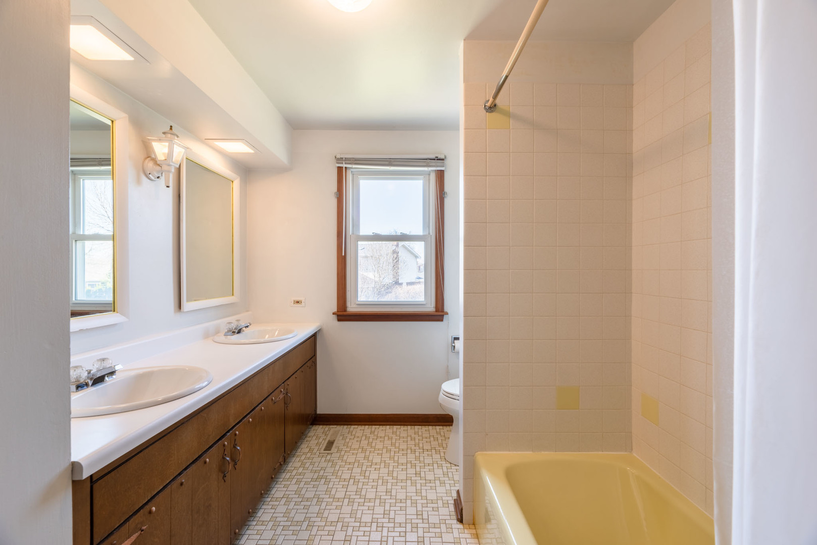 1418 S Princeton Avenue, Arlington Heights, IL 60005