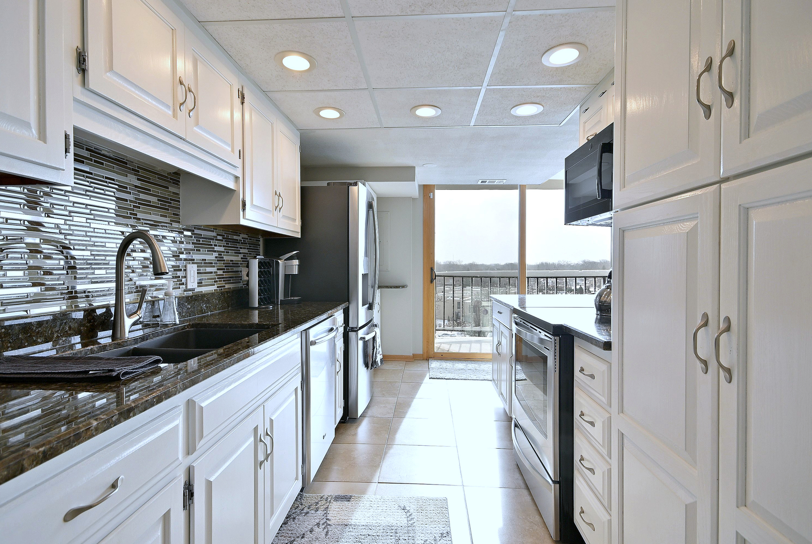 2 ATRIUM Way #606, Elmhurst, IL 60126