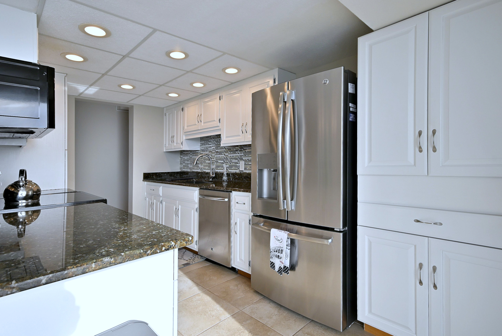 2 ATRIUM Way #606, Elmhurst, IL 60126