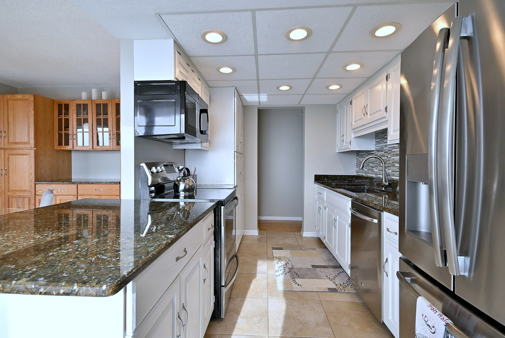 2 ATRIUM Way #606, Elmhurst, IL 60126