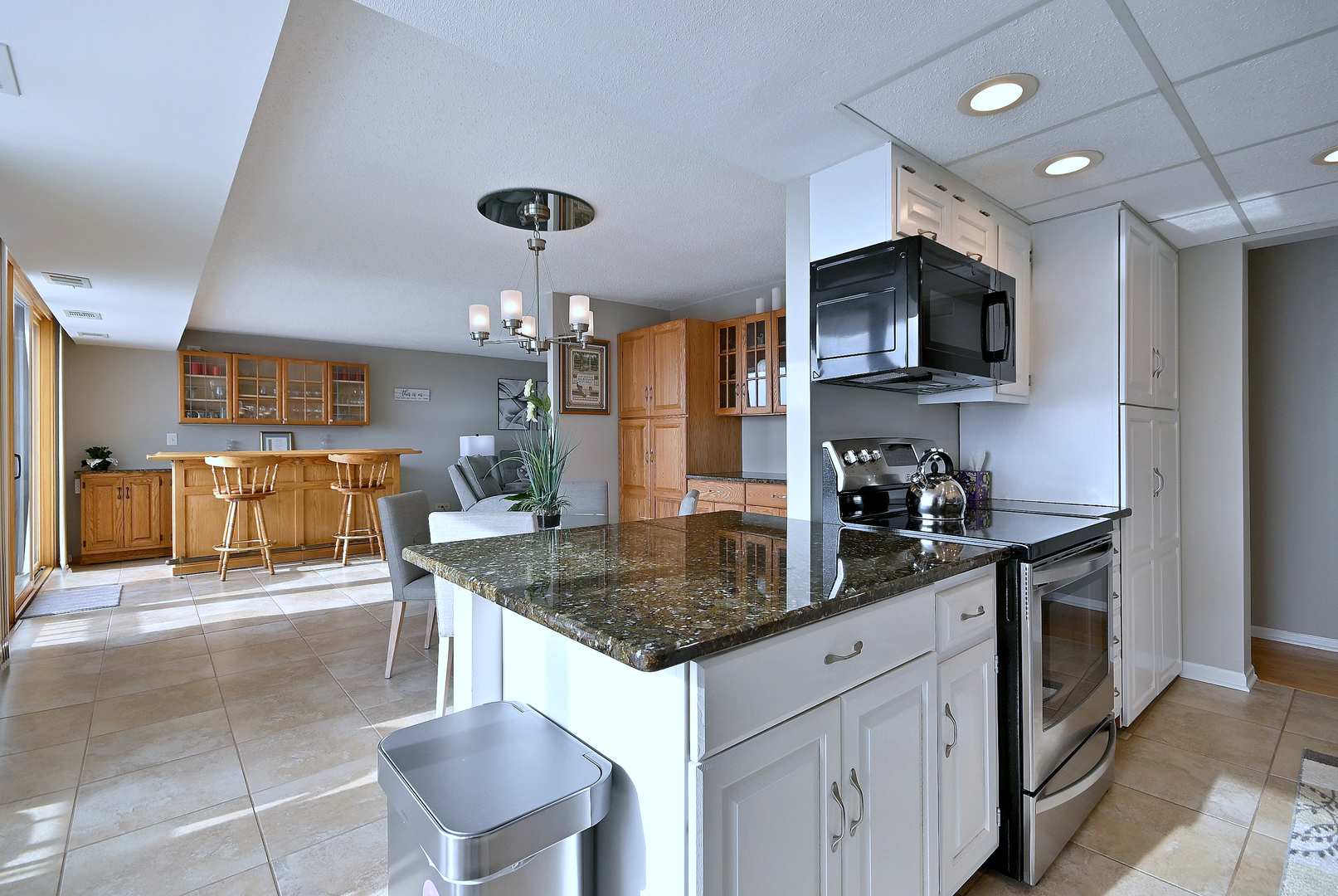 2 ATRIUM Way #606, Elmhurst, IL 60126