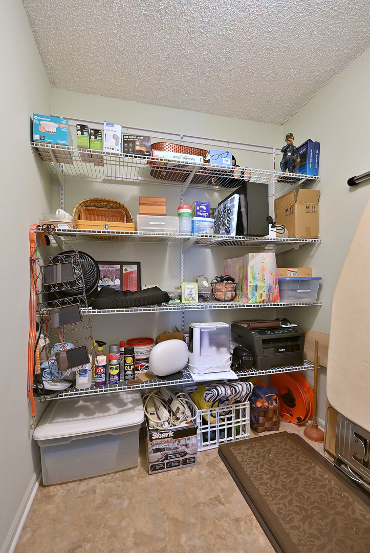 2 ATRIUM Way #606, Elmhurst, IL 60126