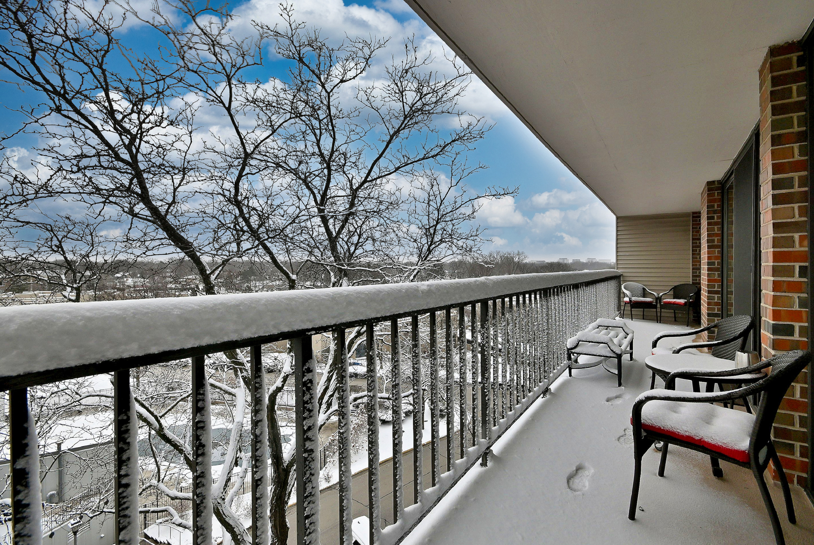 2 ATRIUM Way #606, Elmhurst, IL 60126