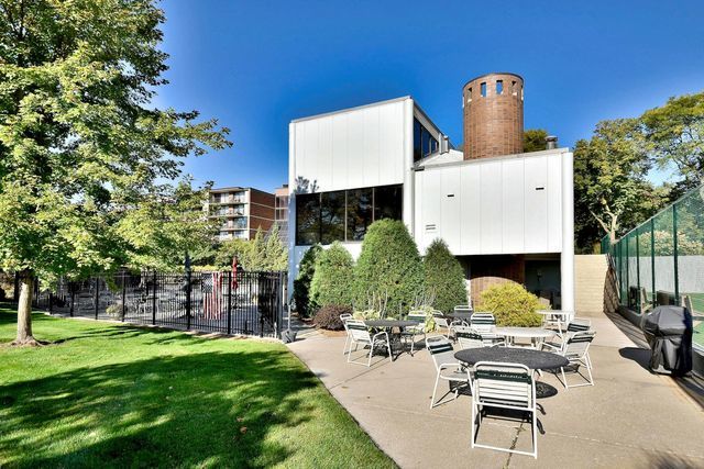 2 ATRIUM Way #606, Elmhurst, IL 60126