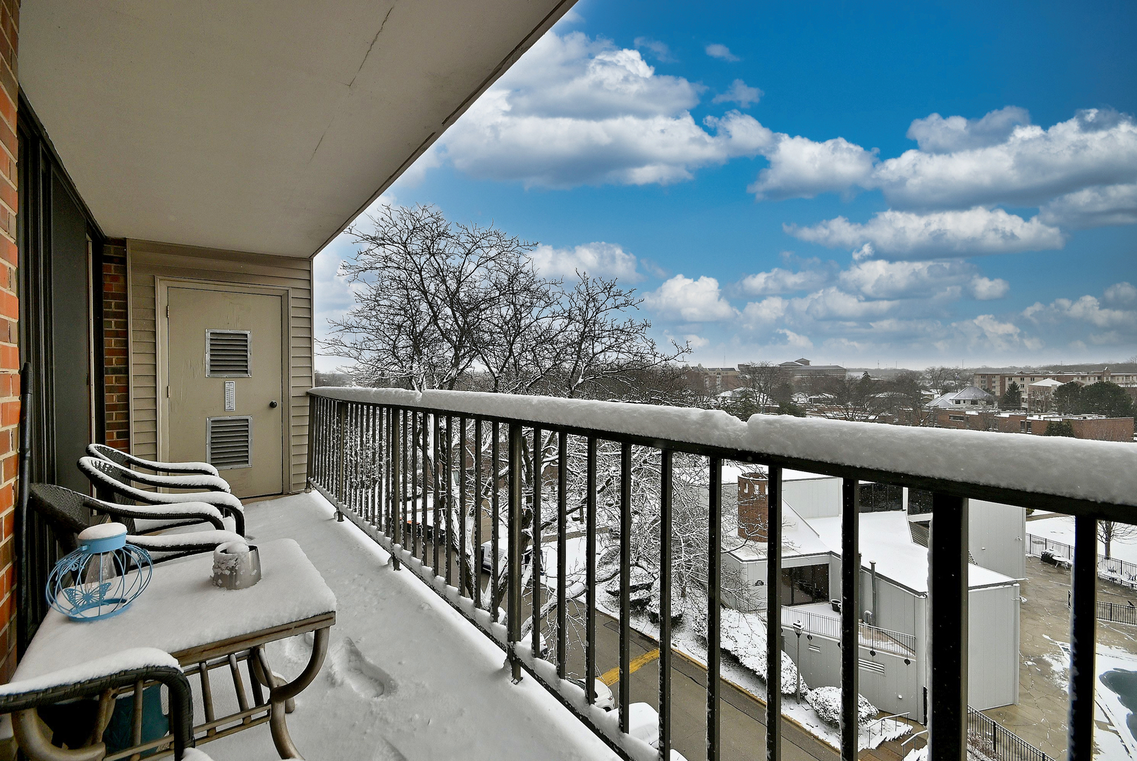 2 ATRIUM Way #606, Elmhurst, IL 60126