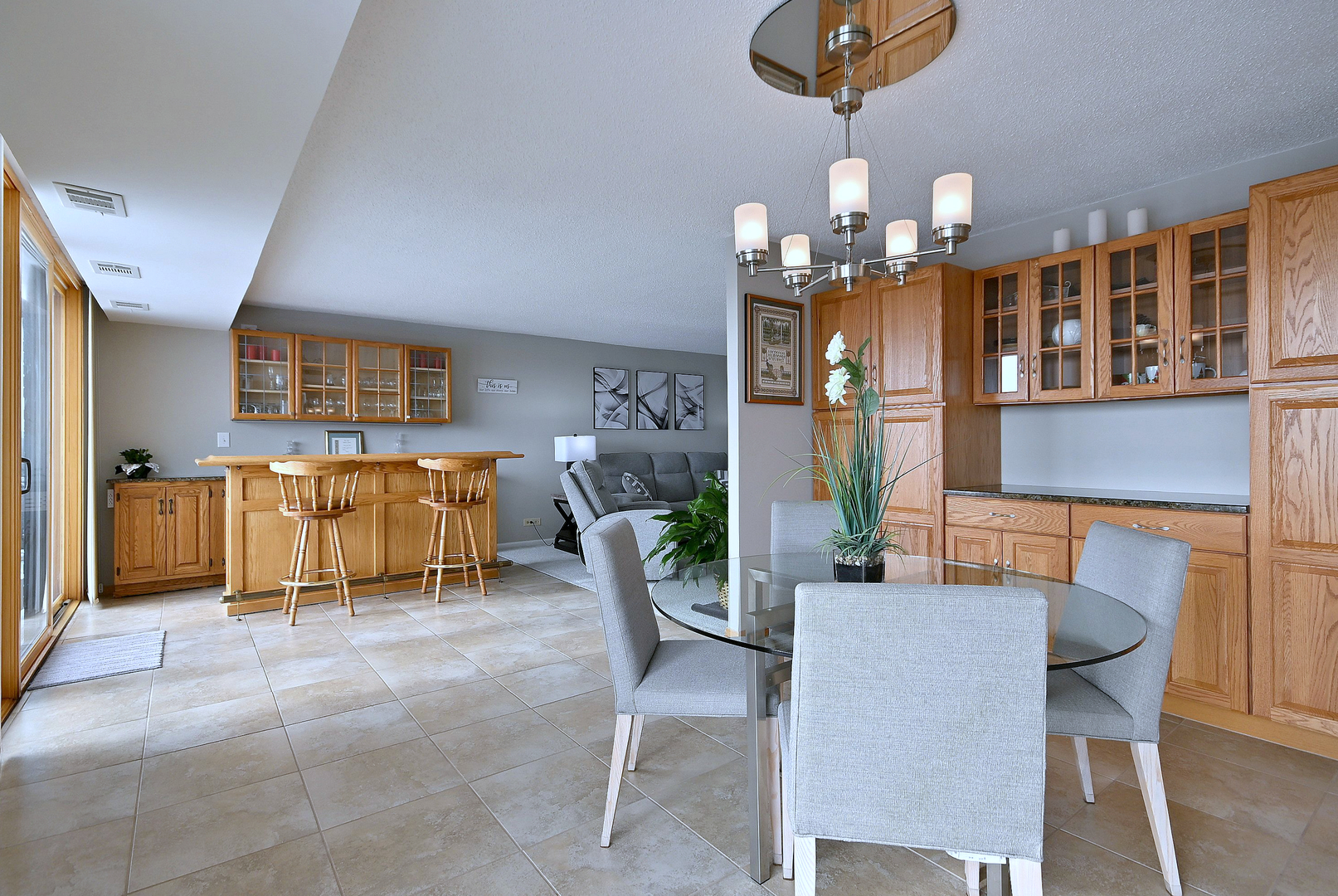 2 ATRIUM Way #606, Elmhurst, IL 60126