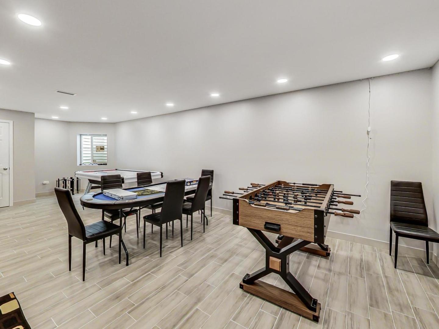 10S330 Oneill Drive, Burr Ridge, IL 60527