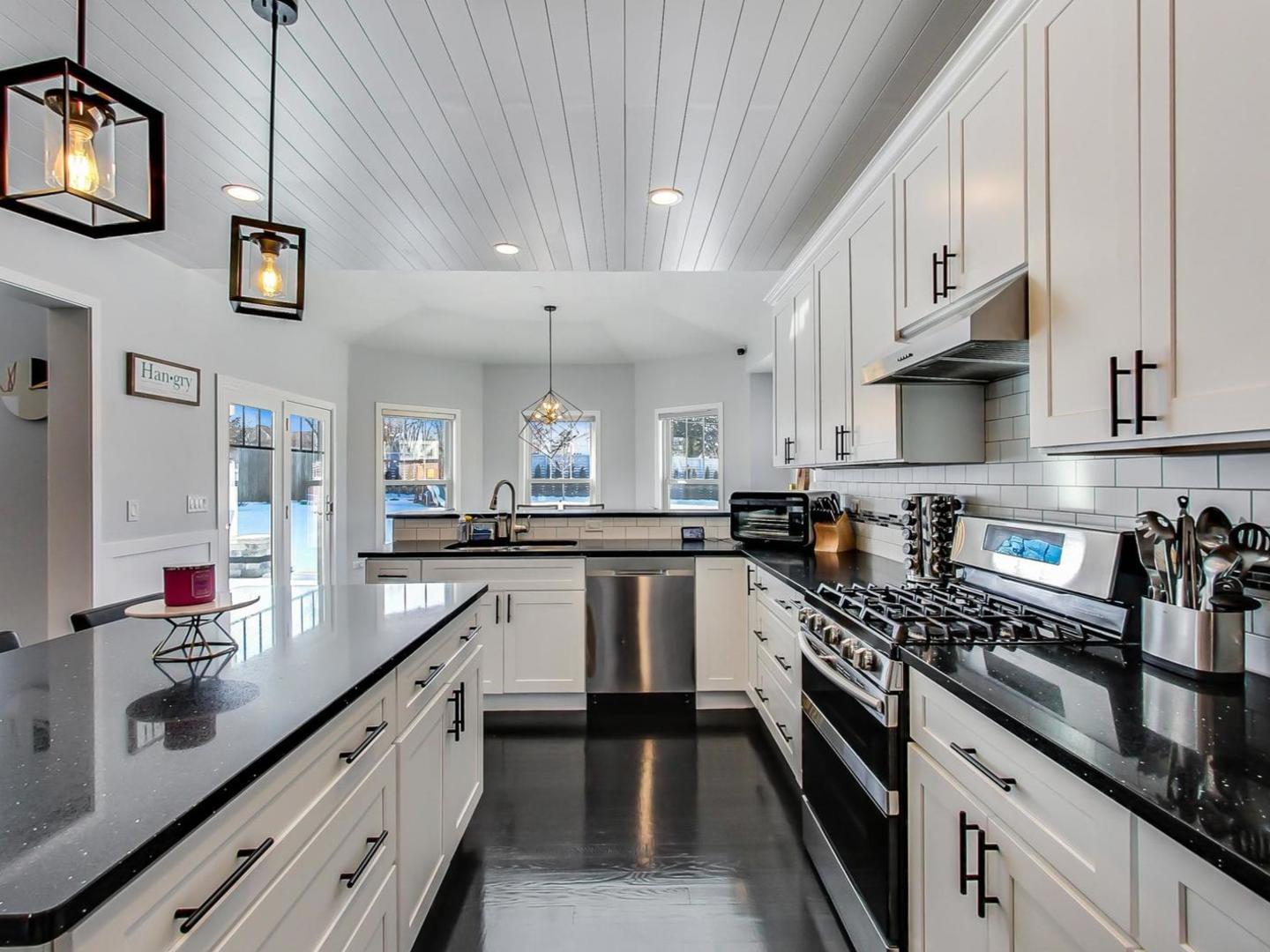 10S330 Oneill Drive, Burr Ridge, IL 60527