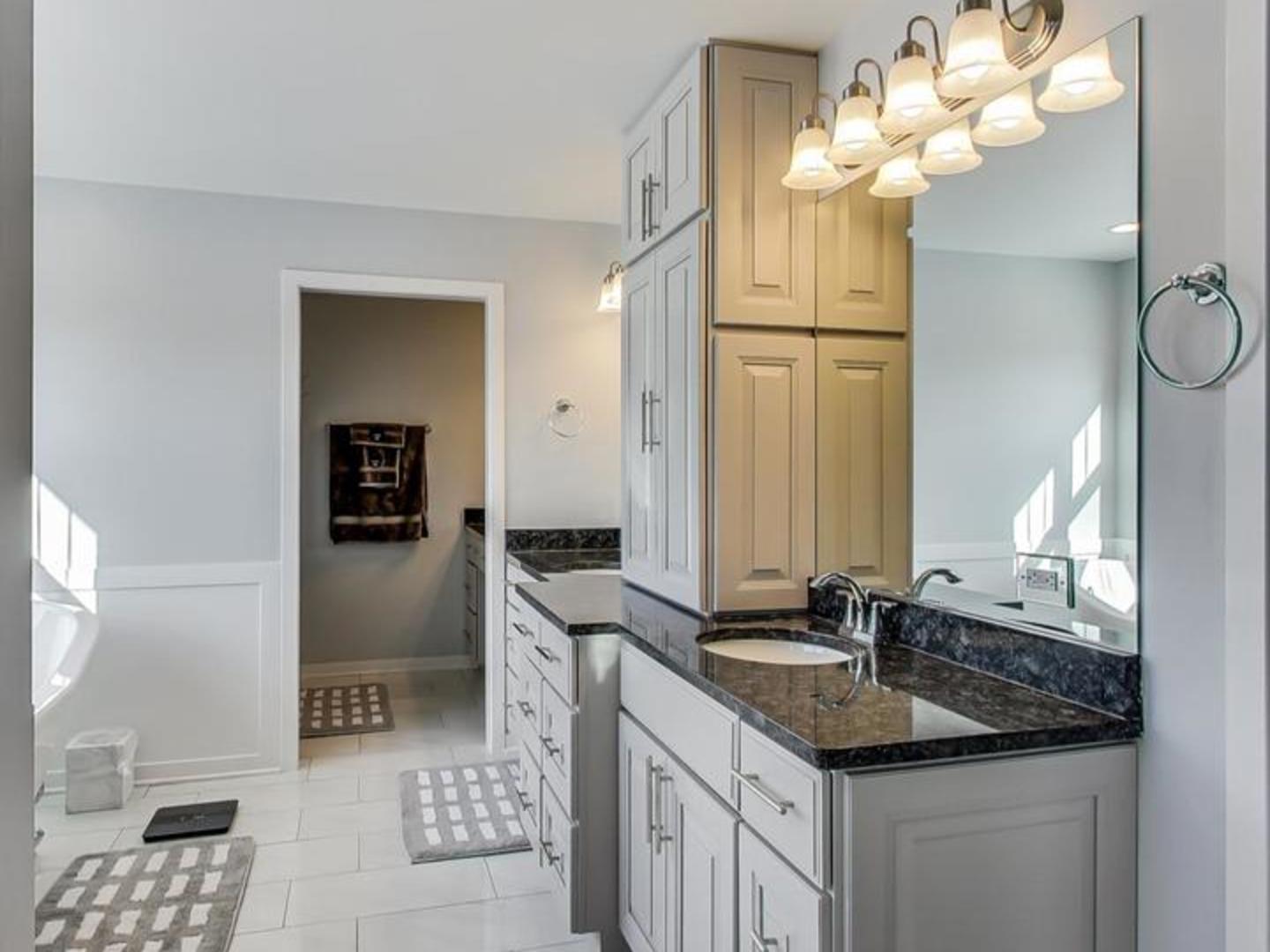 10S330 Oneill Drive, Burr Ridge, IL 60527