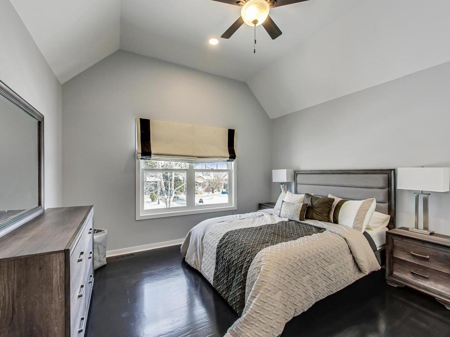 10S330 Oneill Drive, Burr Ridge, IL 60527