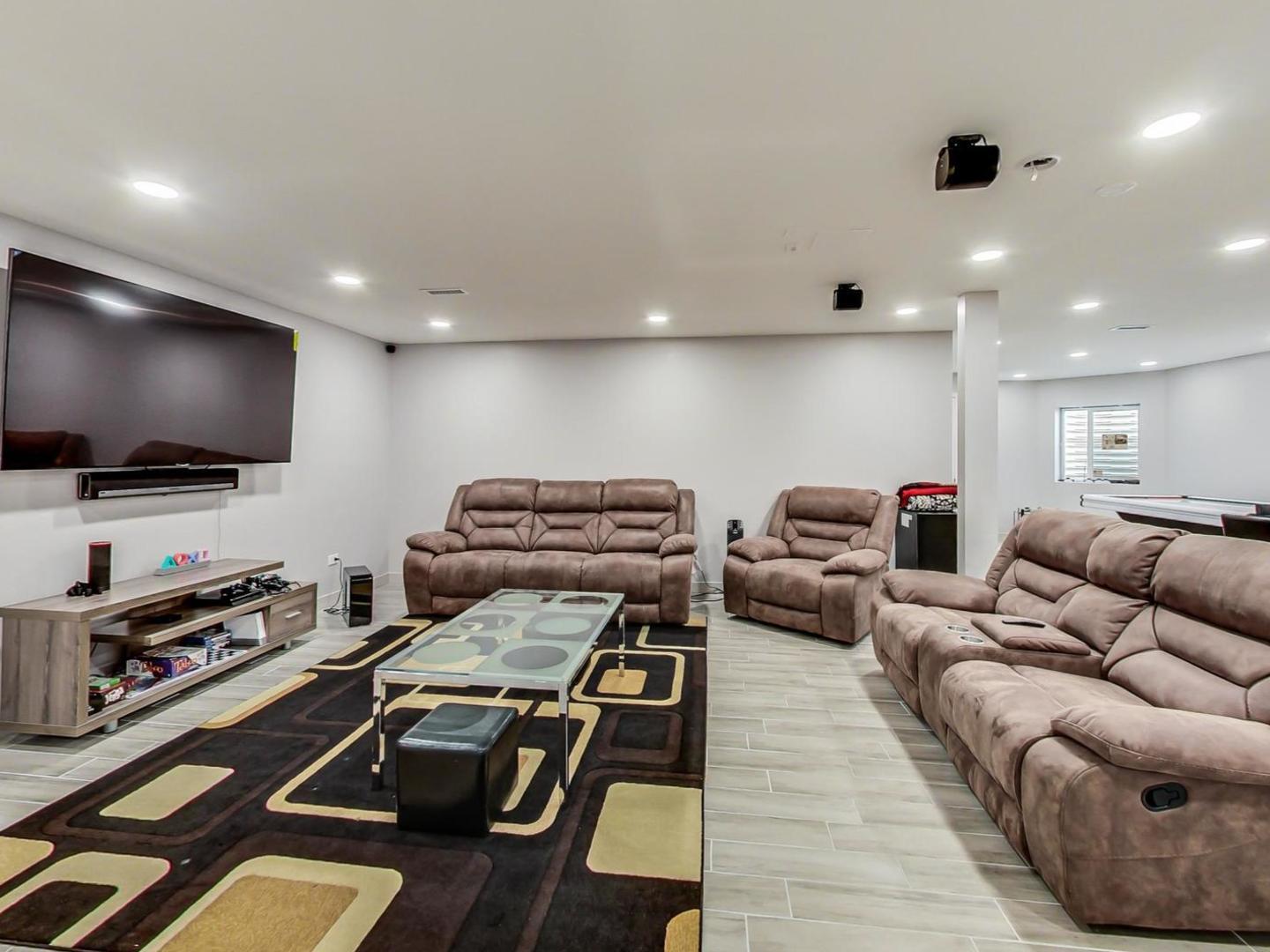 10S330 Oneill Drive, Burr Ridge, IL 60527