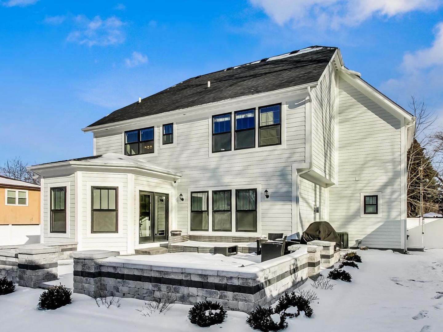 10S330 Oneill Drive, Burr Ridge, IL 60527