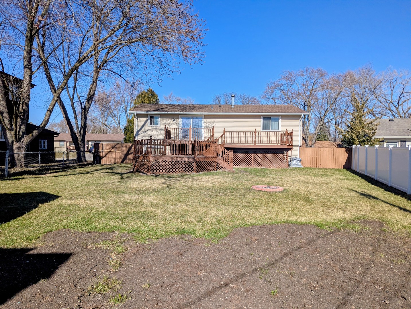 356 lakewood Drive, Antioch, IL 60002