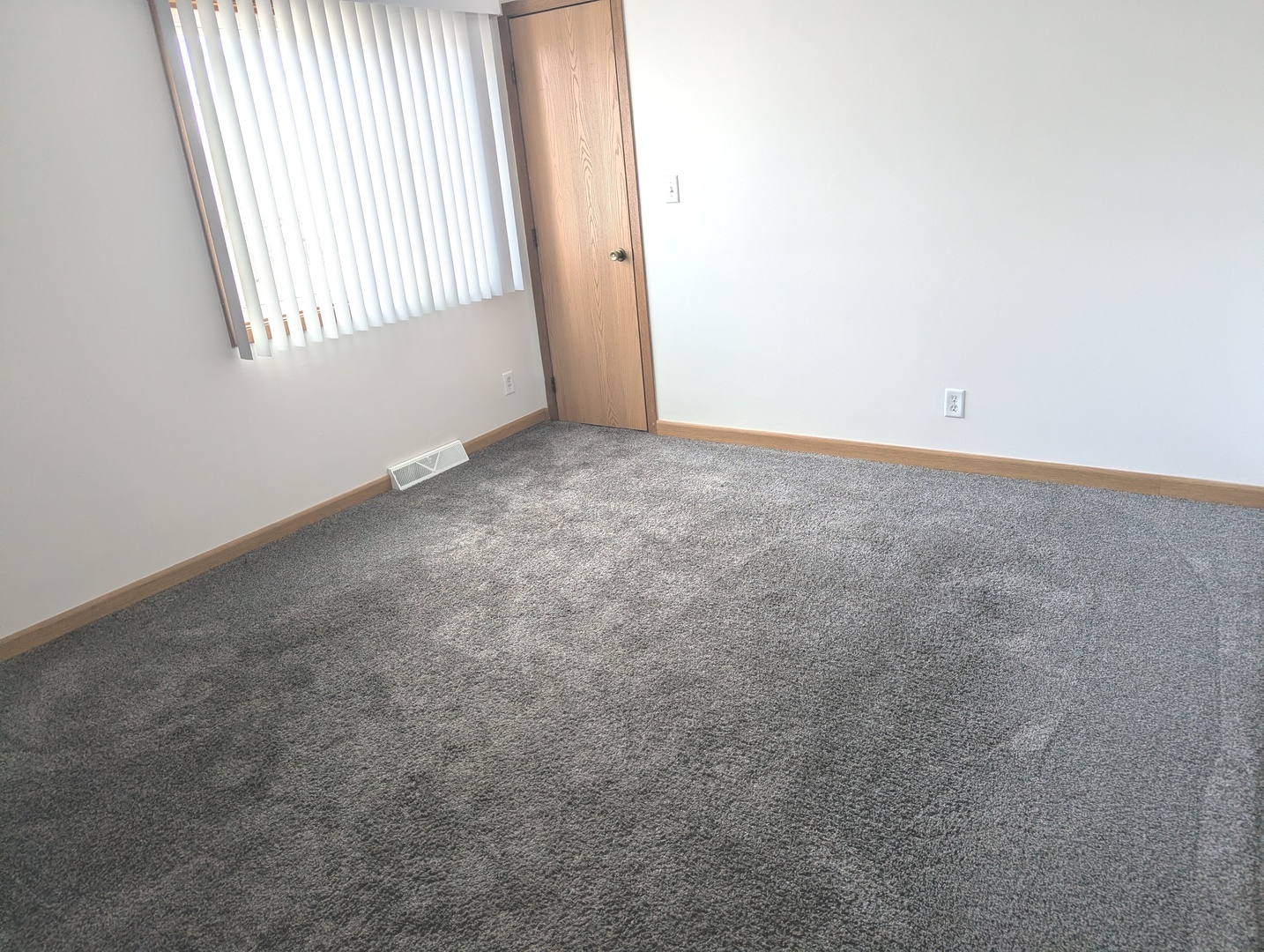 356 lakewood Drive, Antioch, IL 60002