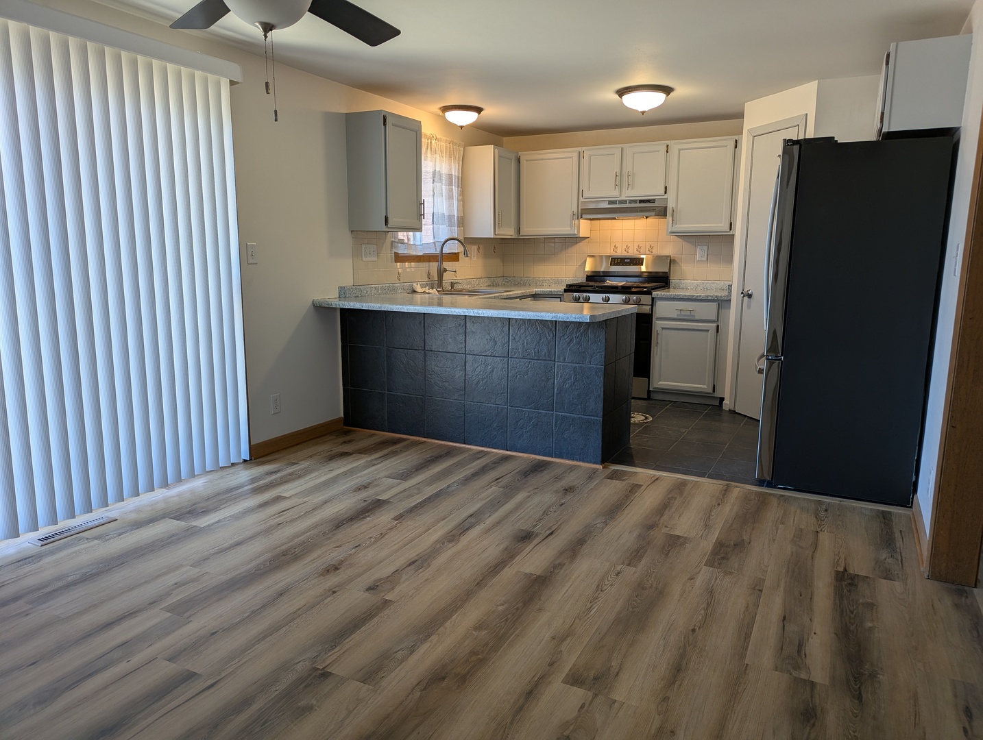 356 lakewood Drive, Antioch, IL 60002