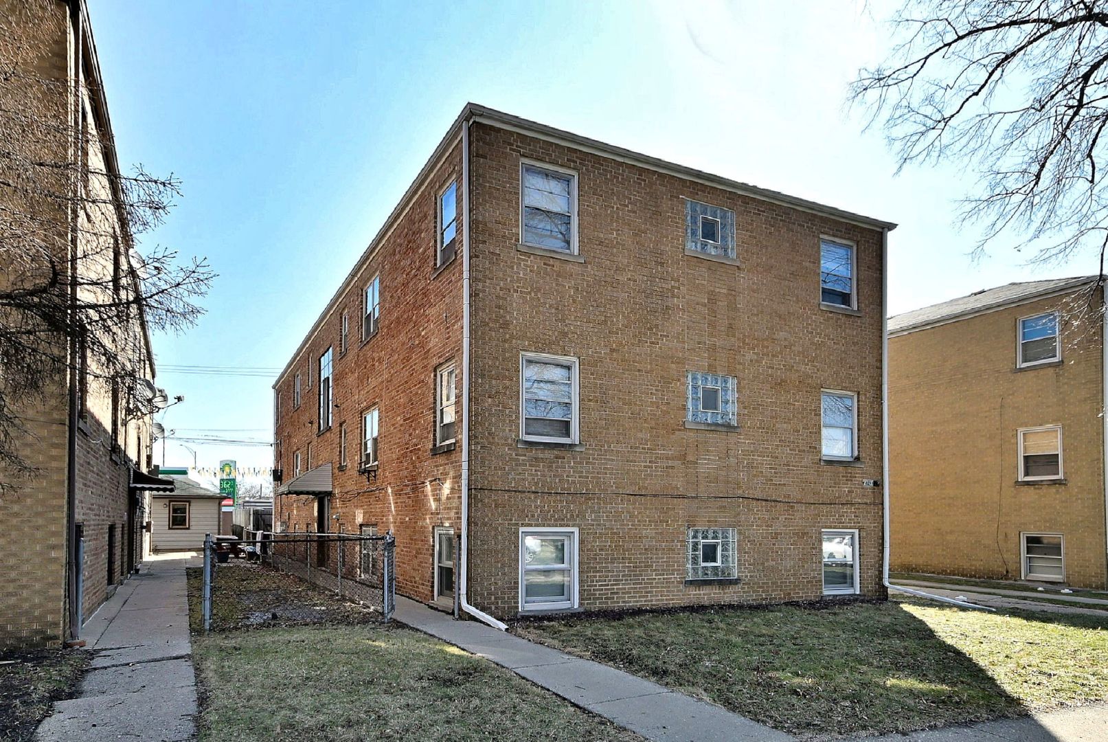 2743 N 72nd Court, Elmwood Park, IL 60707