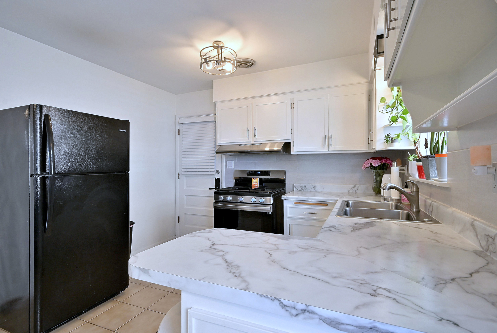 2743 N 72nd Court, Elmwood Park, IL 60707