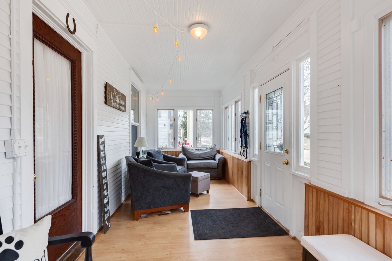 934 Clay Street, Woodstock, IL 60098