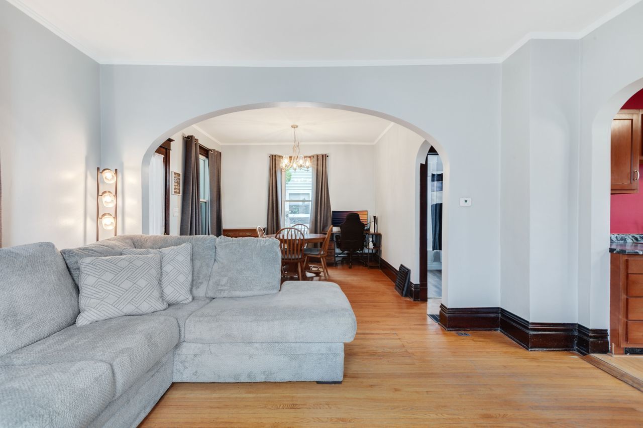 934 Clay Street, Woodstock, IL 60098