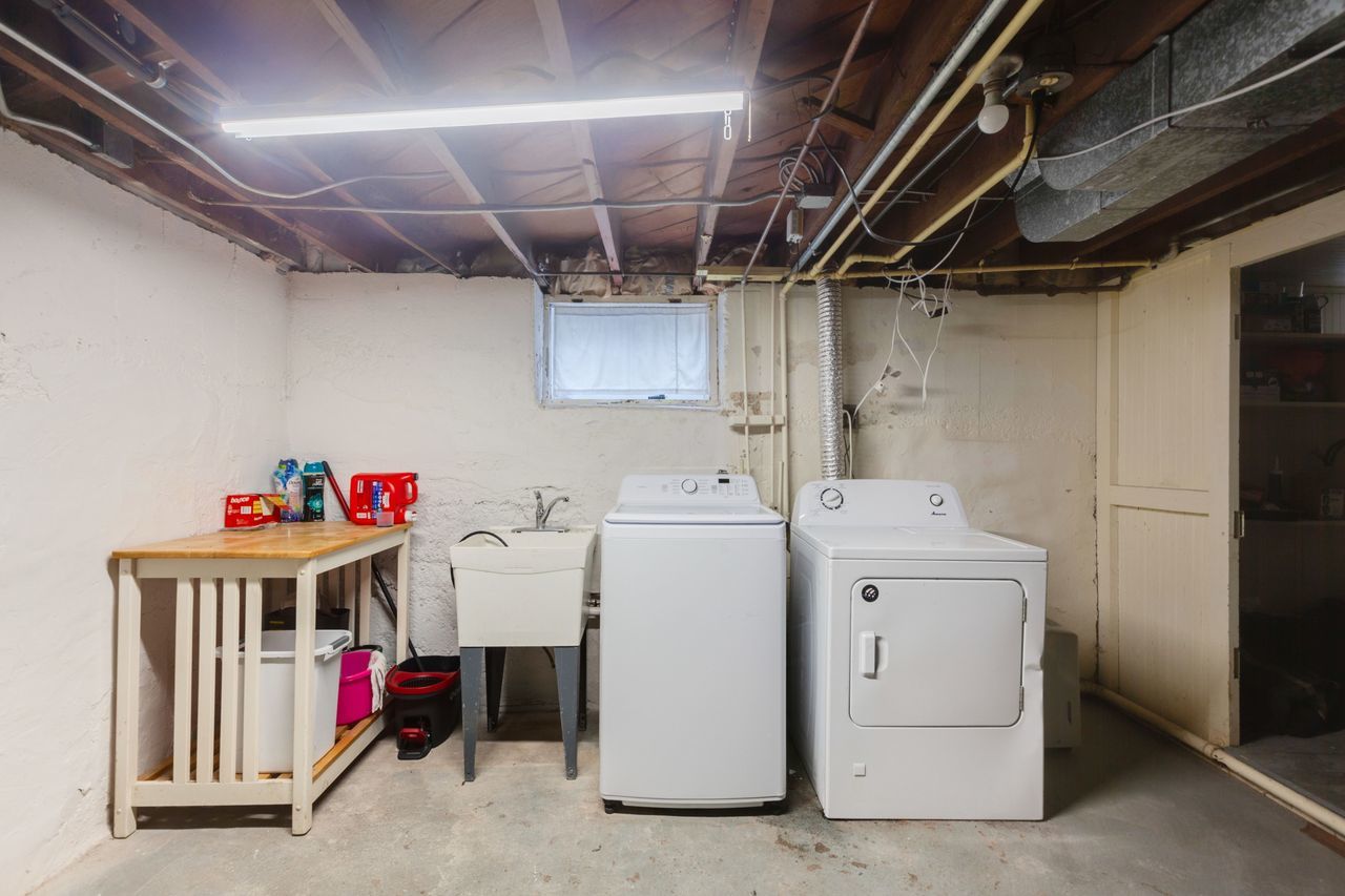 934 Clay Street, Woodstock, IL 60098