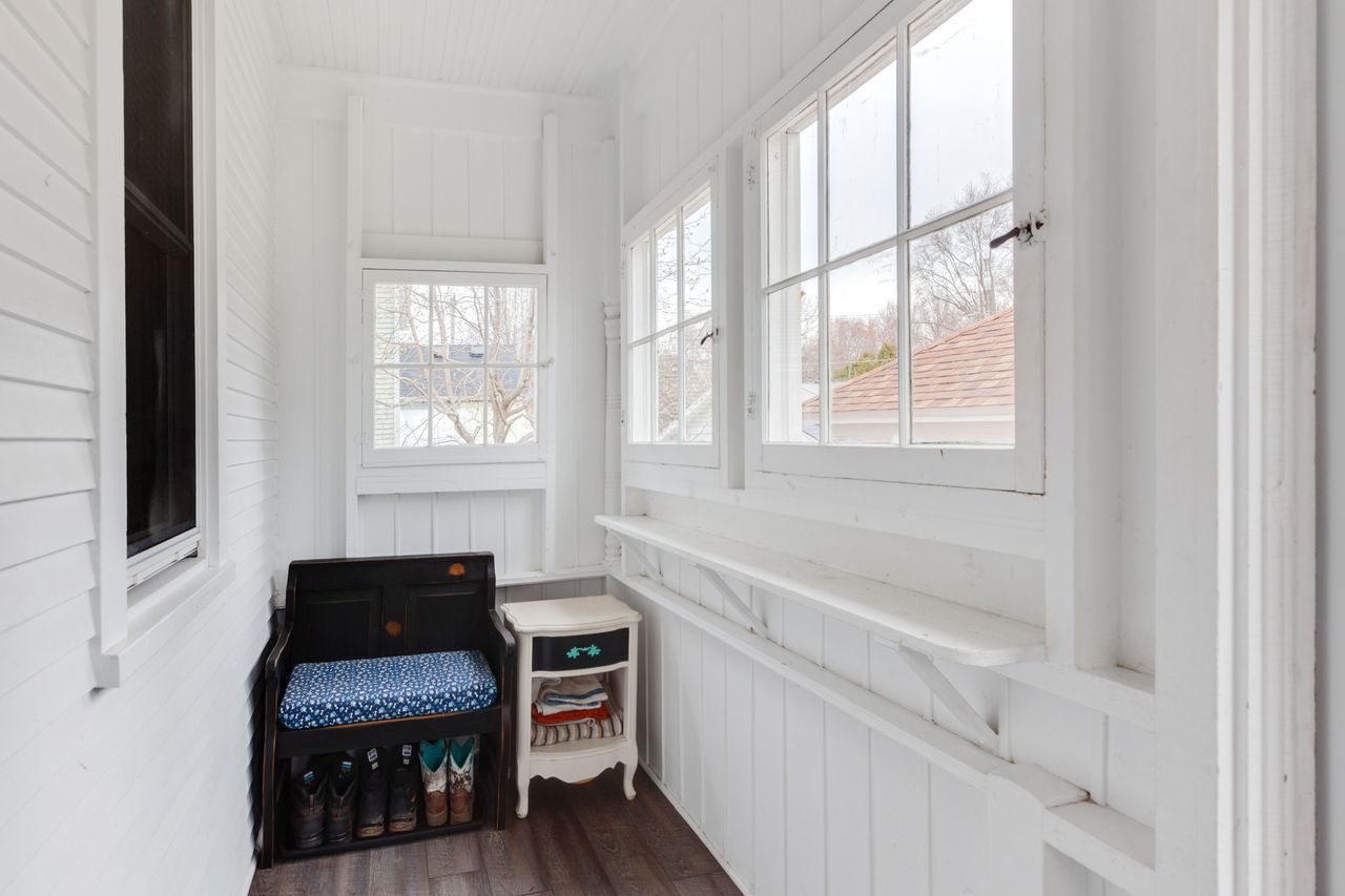 934 Clay Street, Woodstock, IL 60098