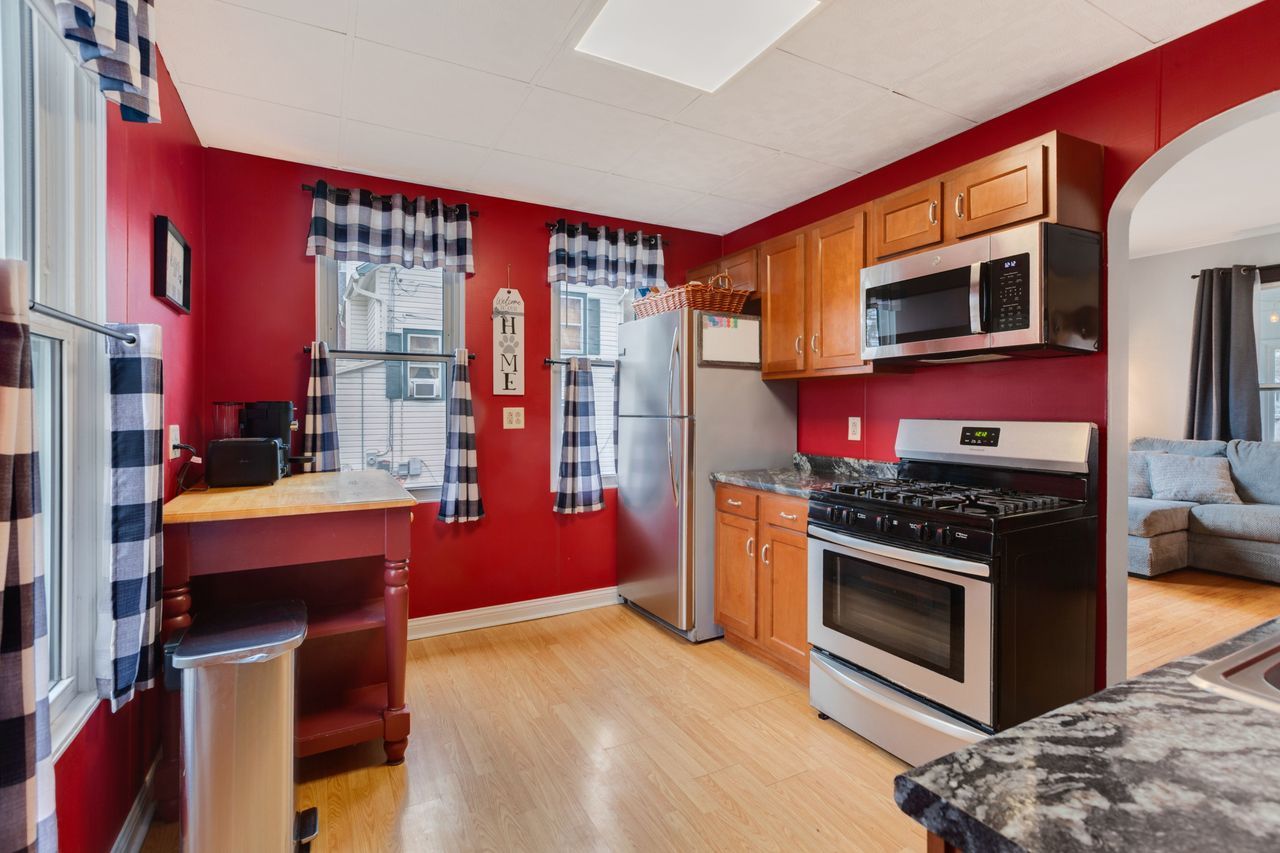 934 Clay Street, Woodstock, IL 60098