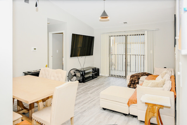 2028 N Rand Road, Palatine, IL 60074